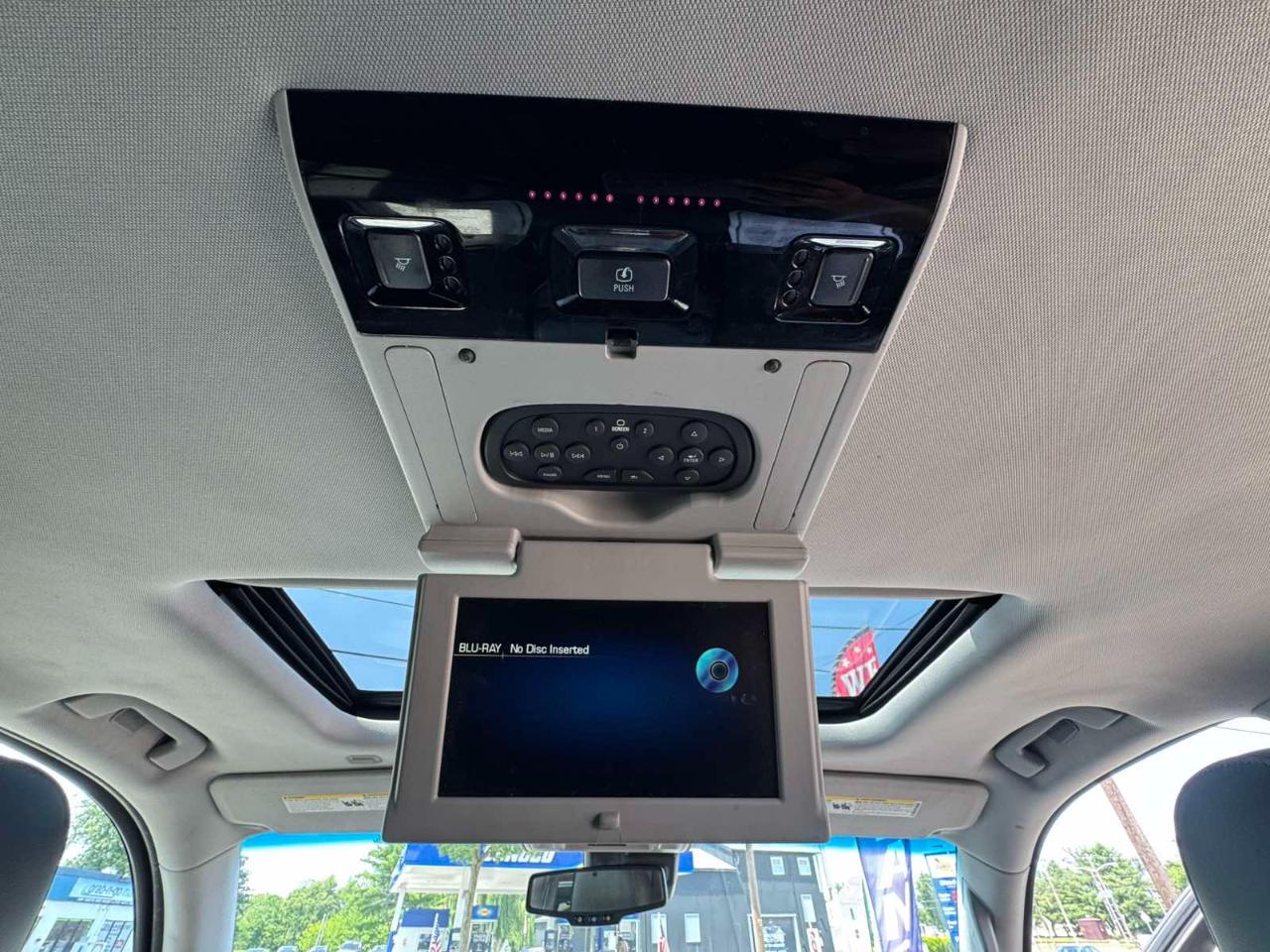 Cadillac Escalade ESV 4WD 4dr Premium Collection 2016