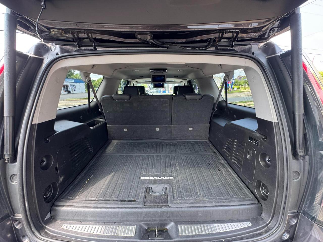 Cadillac Escalade ESV 4WD 4dr Premium Collection 2016