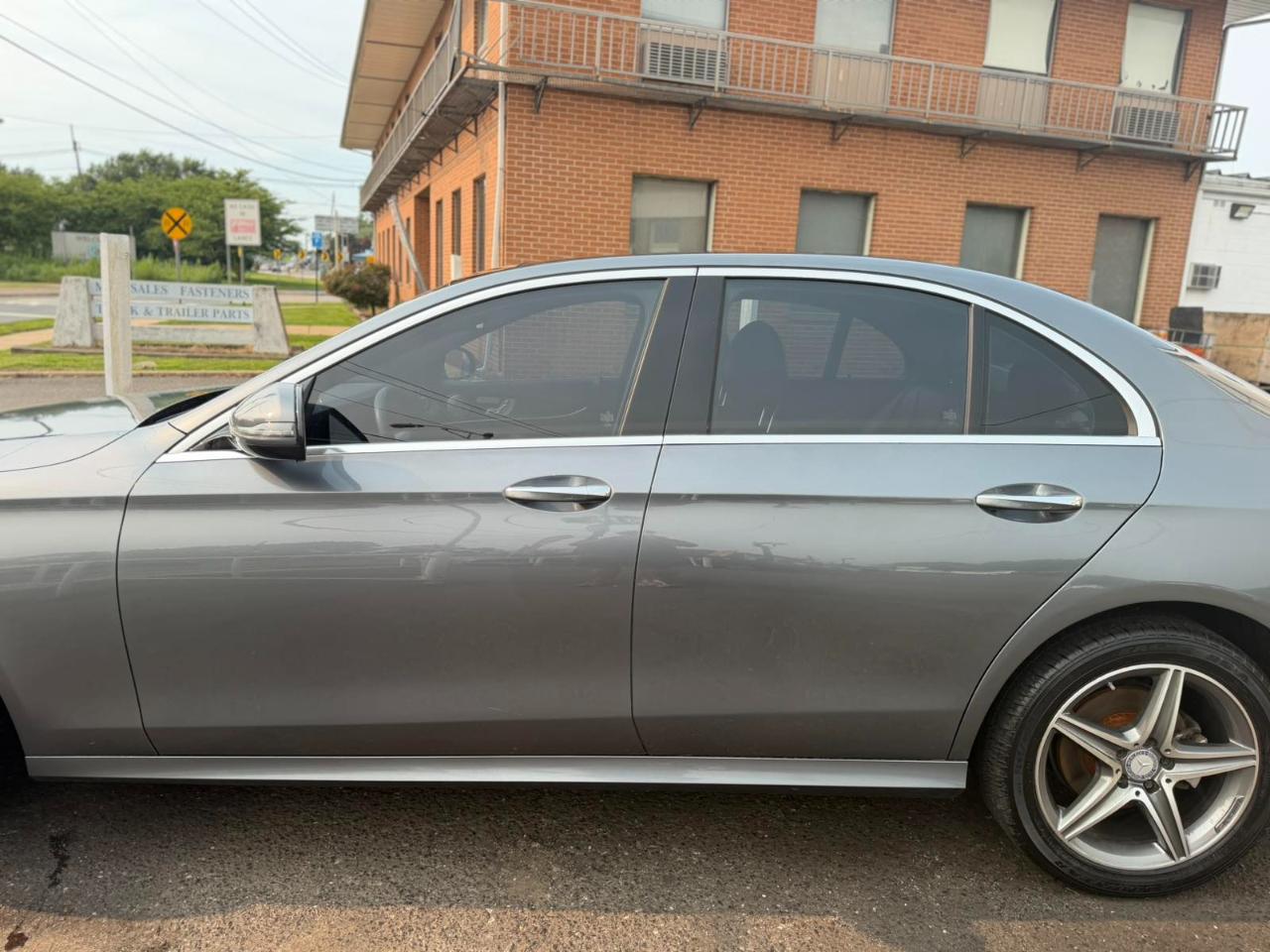Mercedes-Benz E-Class E 300 Sport 4MATIC Sedan 2017
