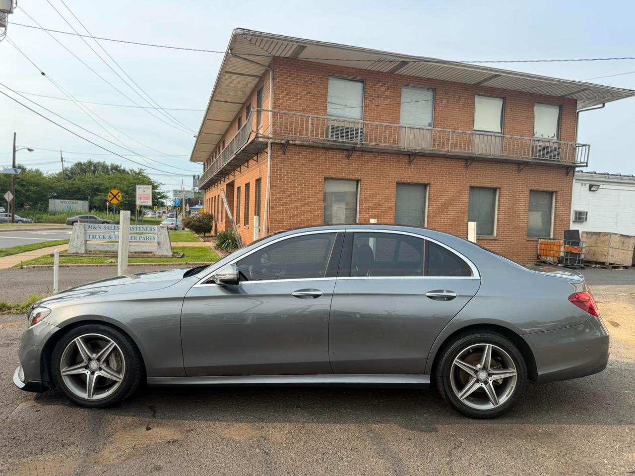 Mercedes-Benz E-Class E 300 Sport 4MATIC Sedan 2017