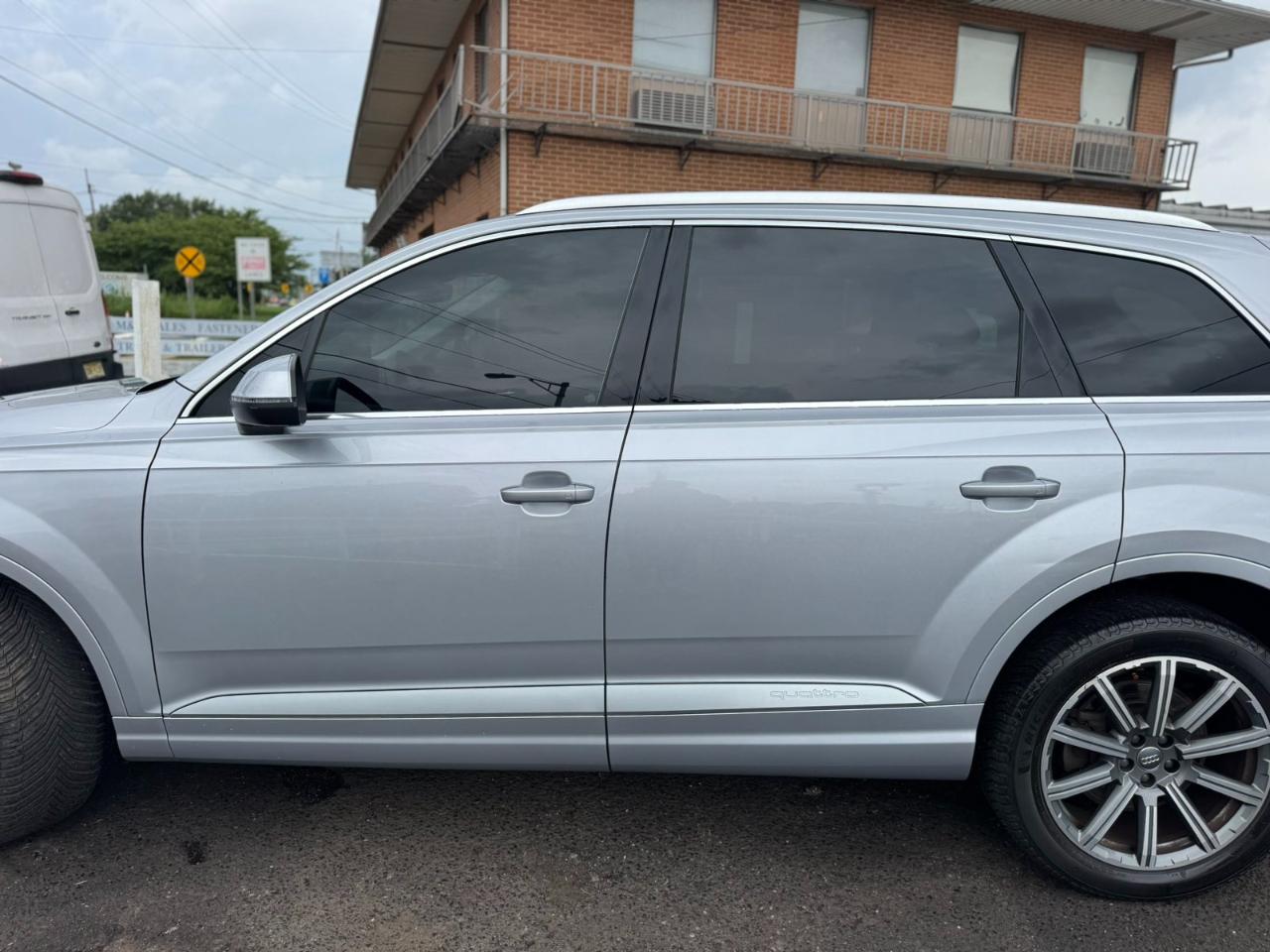 Audi Q7 SE Premium Plus 55 TFSI quattro 2019