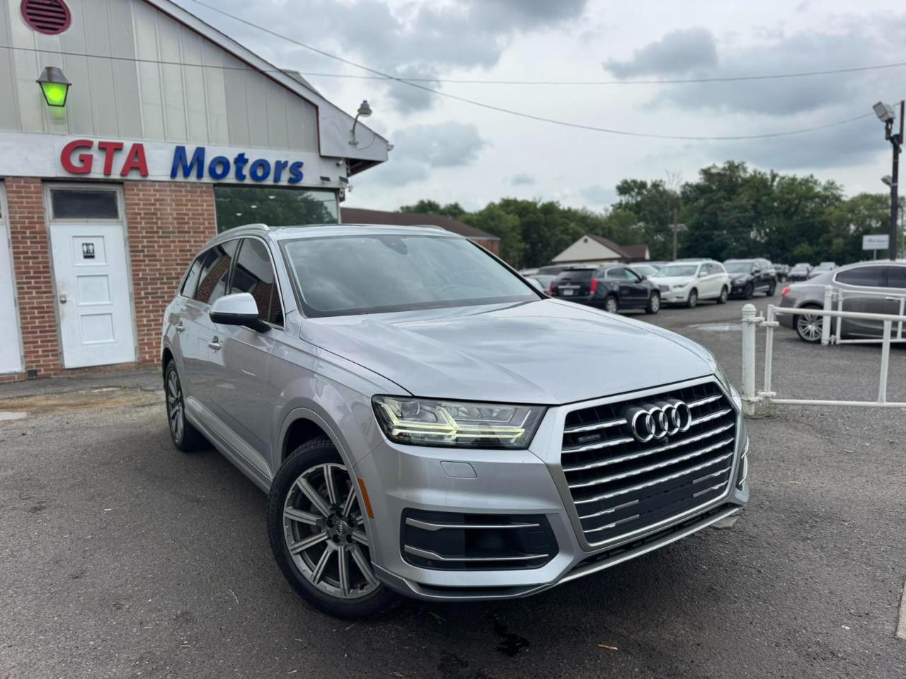 Audi Q7 SE Premium Plus 55 TFSI quattro 2019