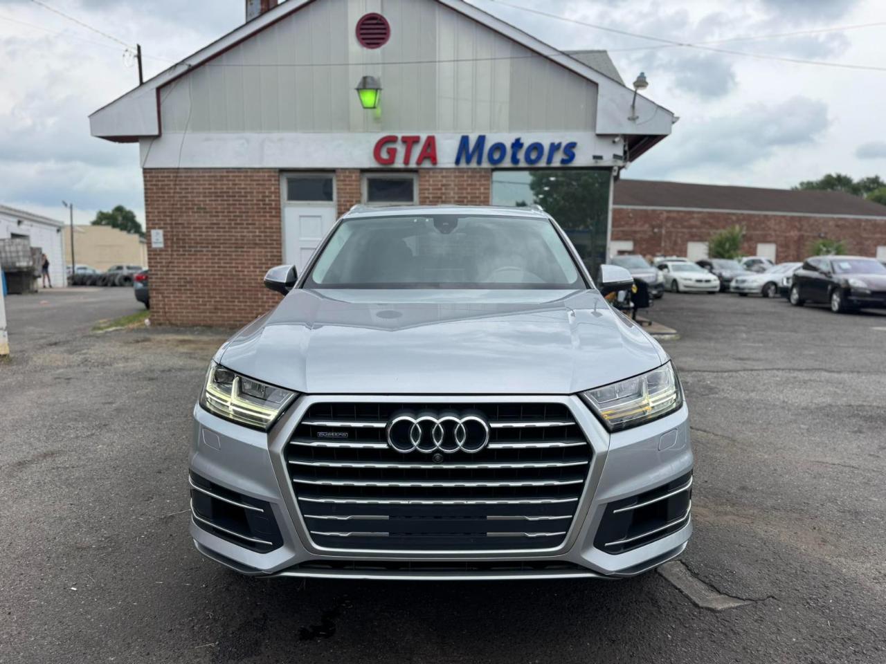 Audi Q7 SE Premium Plus 55 TFSI quattro 2019