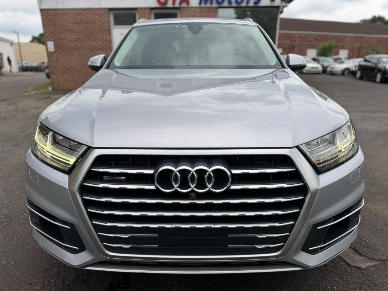 Audi Q7 SE Premium Plus 55 TFSI quattro 2019