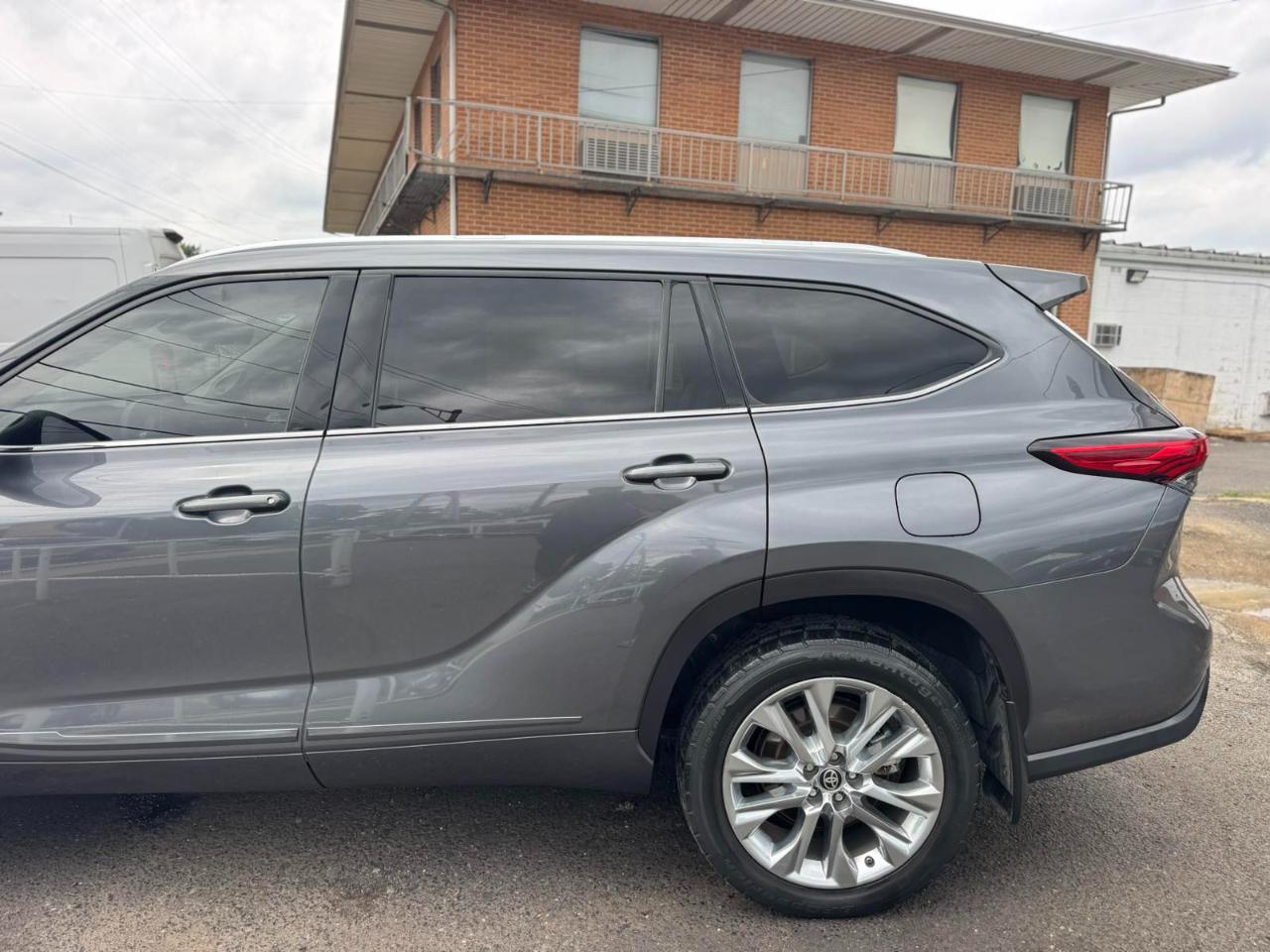 Toyota Highlander Limited AWD (Natl) 2020