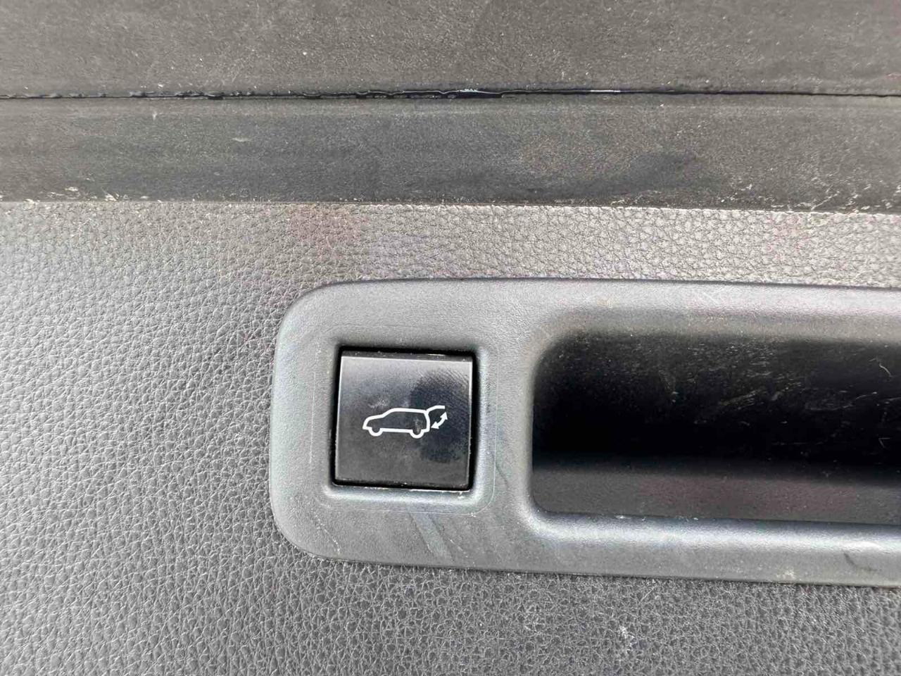 Toyota Highlander Limited AWD (Natl) 2020