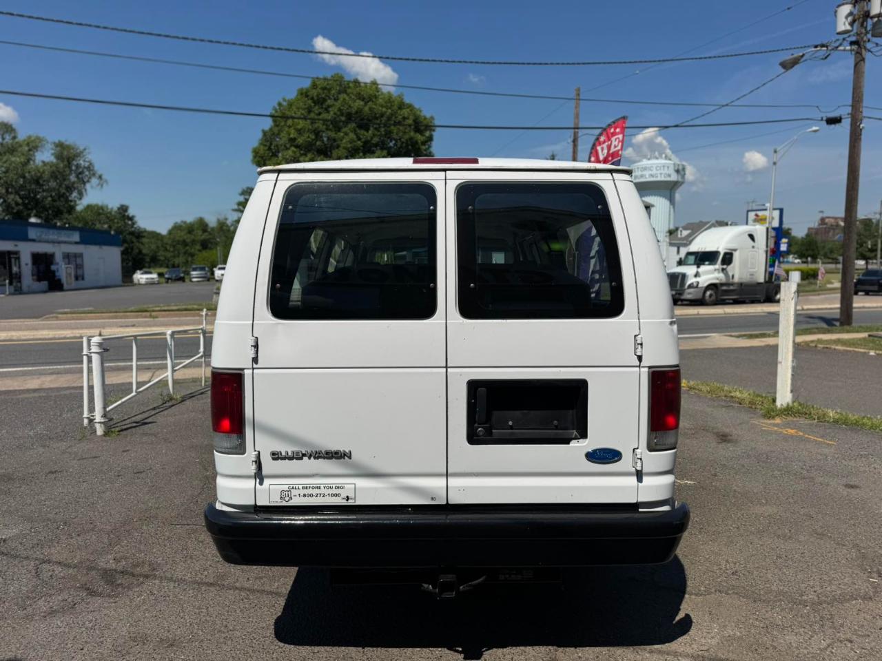 Ford Club Wagon Super 138" WB XL Plus 1996