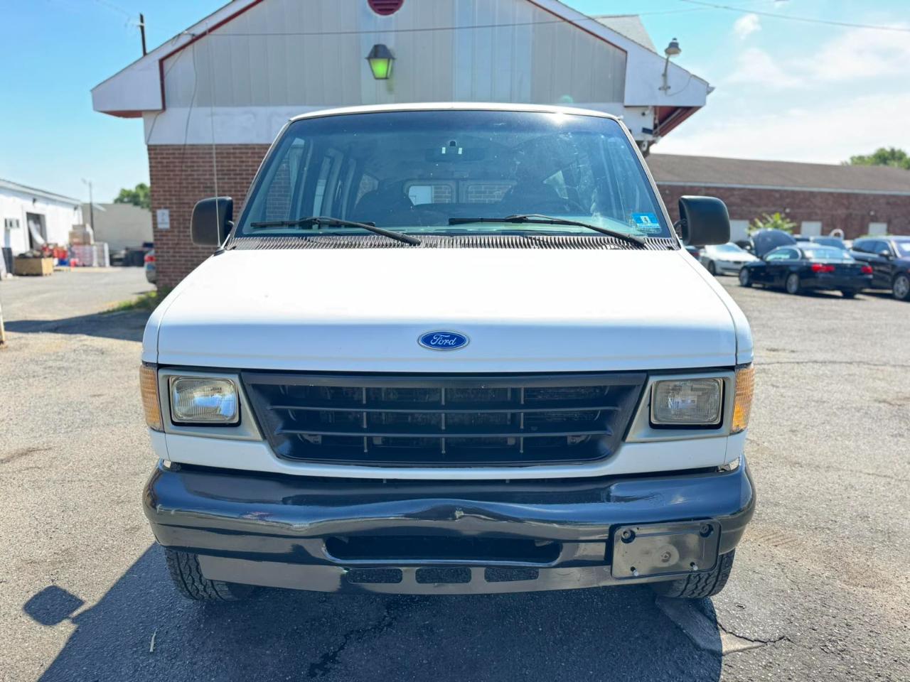 Ford Club Wagon Super 138" WB XL Plus 1996