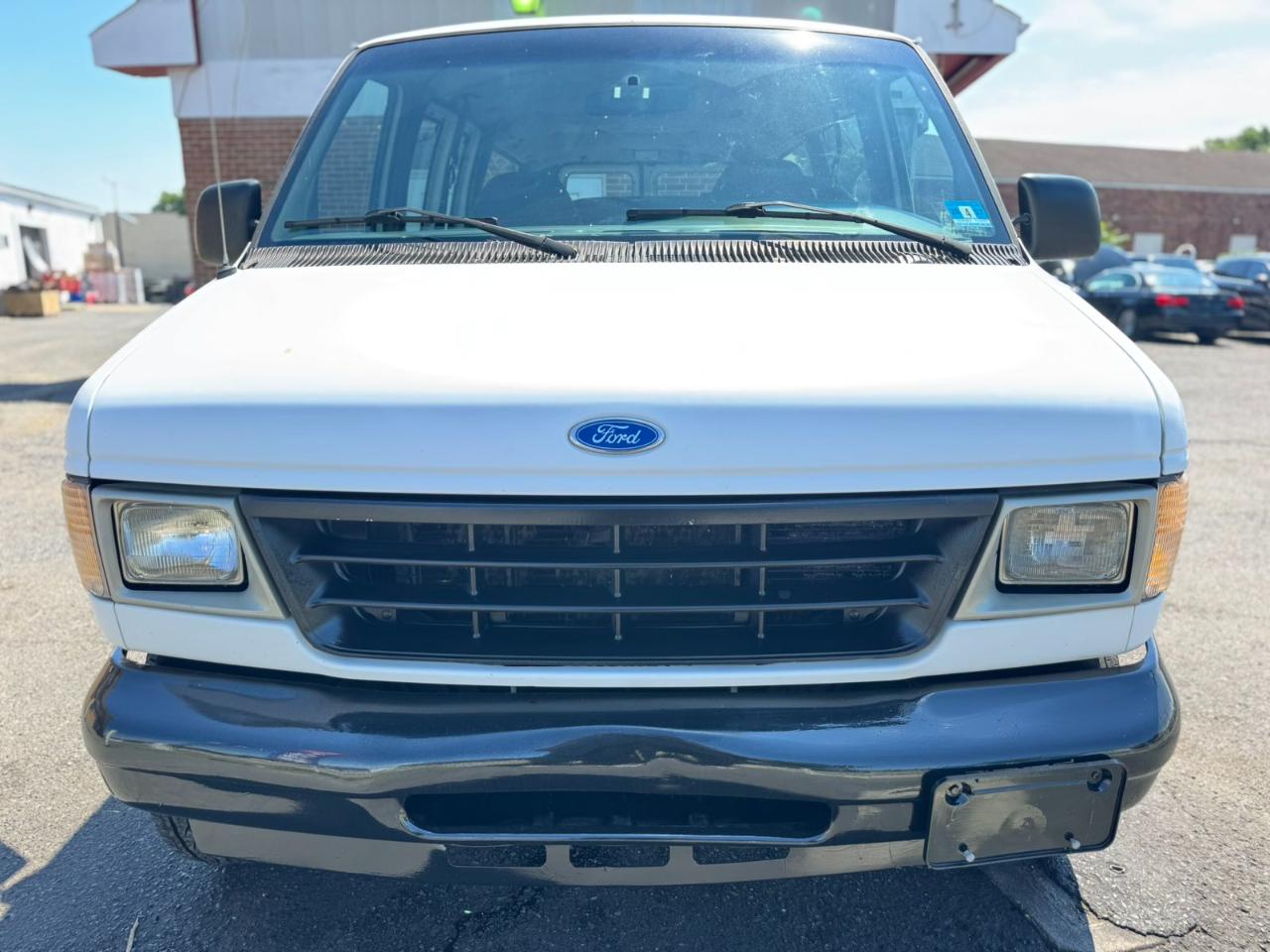 Ford Club Wagon Super 138" WB XL Plus 1996