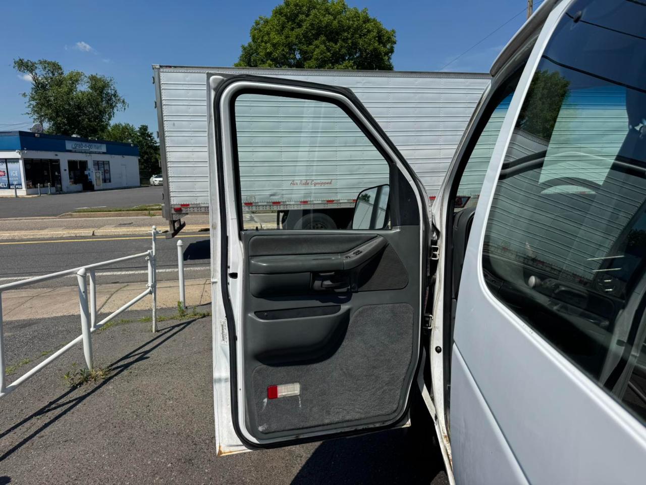 Ford Club Wagon Super 138" WB XL Plus 1996