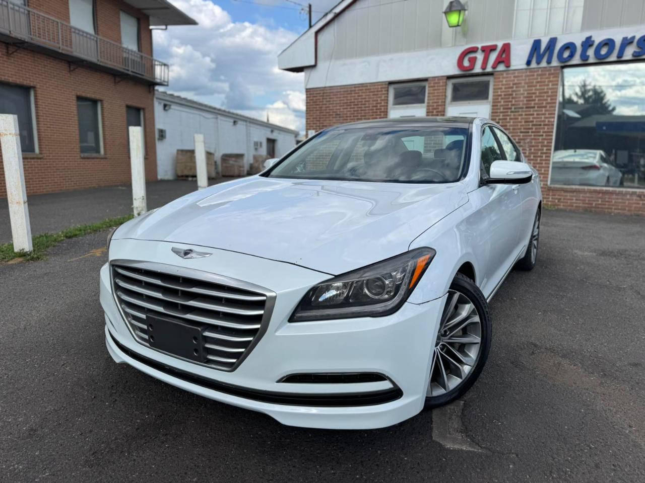 Hyundai Genesis 4dr Sdn V6 3.8L RWD 2015