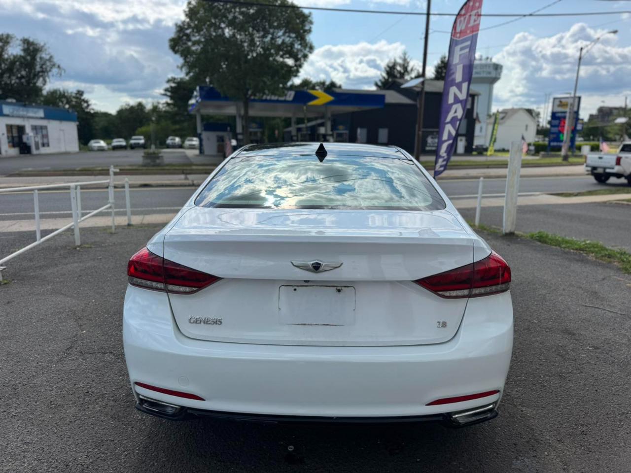 Hyundai Genesis 4dr Sdn V6 3.8L RWD 2015