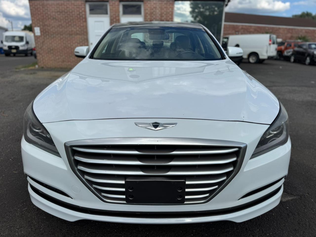 Hyundai Genesis 4dr Sdn V6 3.8L RWD 2015
