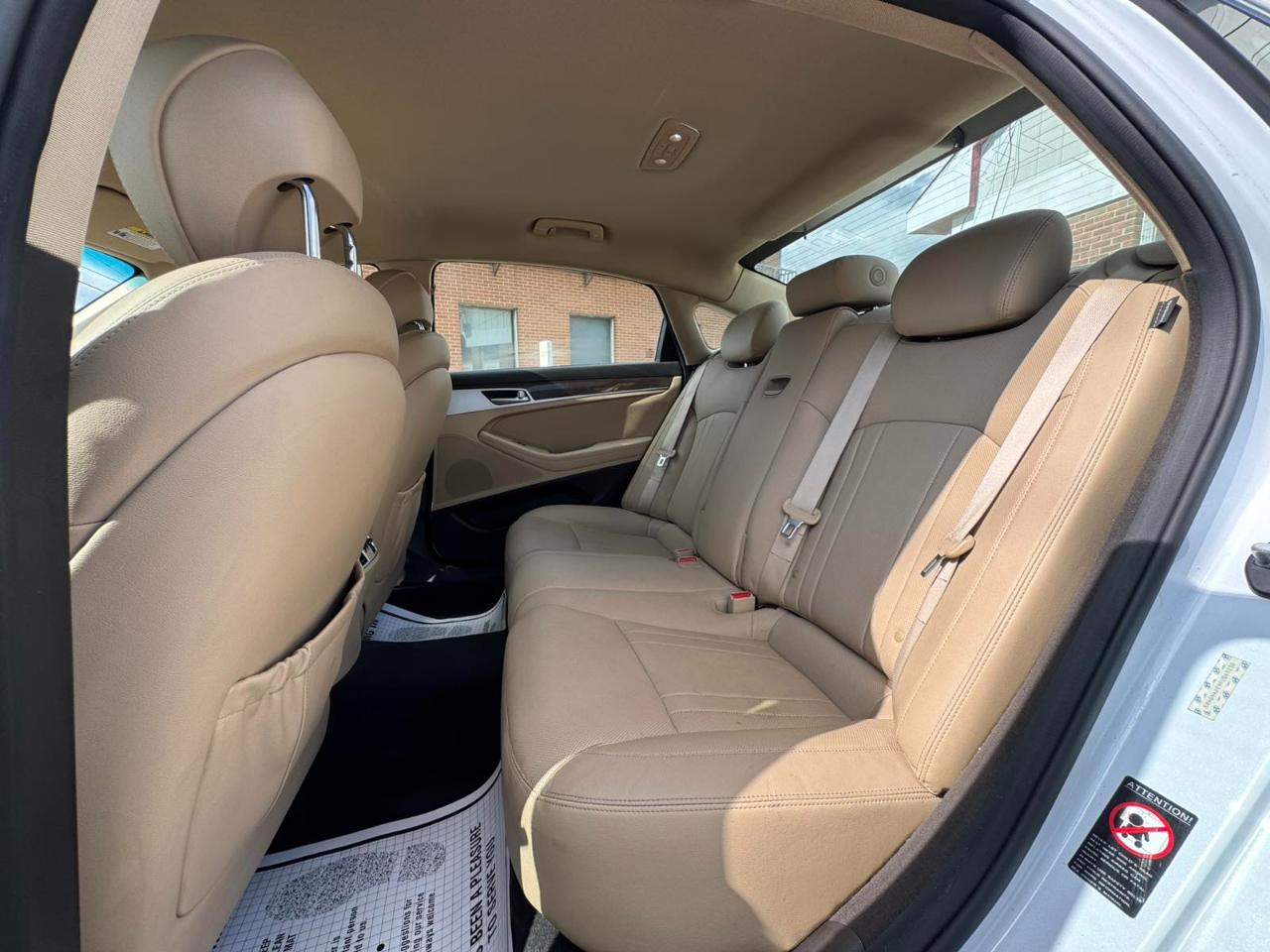 Hyundai Genesis 4dr Sdn V6 3.8L RWD 2015