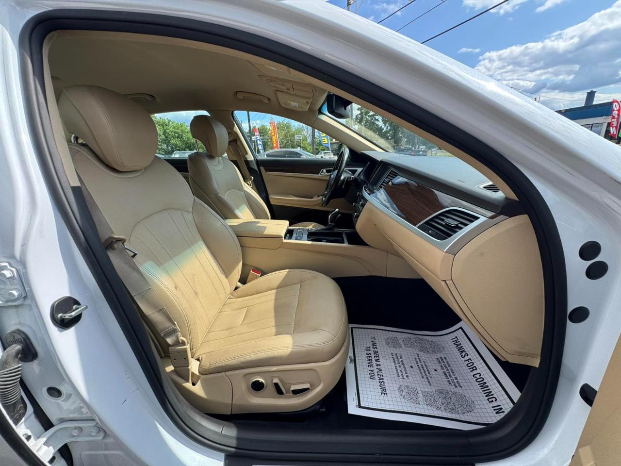Hyundai Genesis 4dr Sdn V6 3.8L RWD 2015