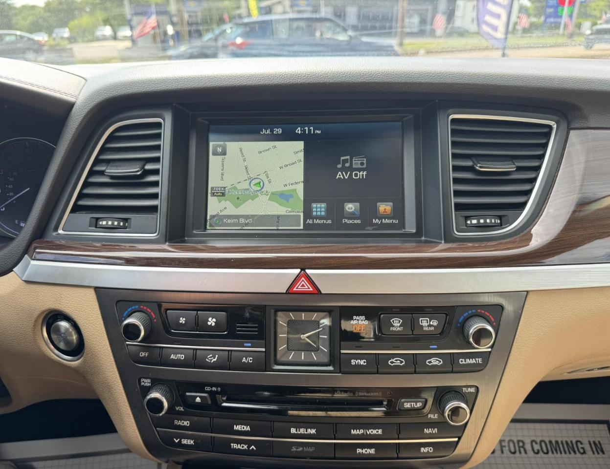 Hyundai Genesis 4dr Sdn V6 3.8L RWD 2015