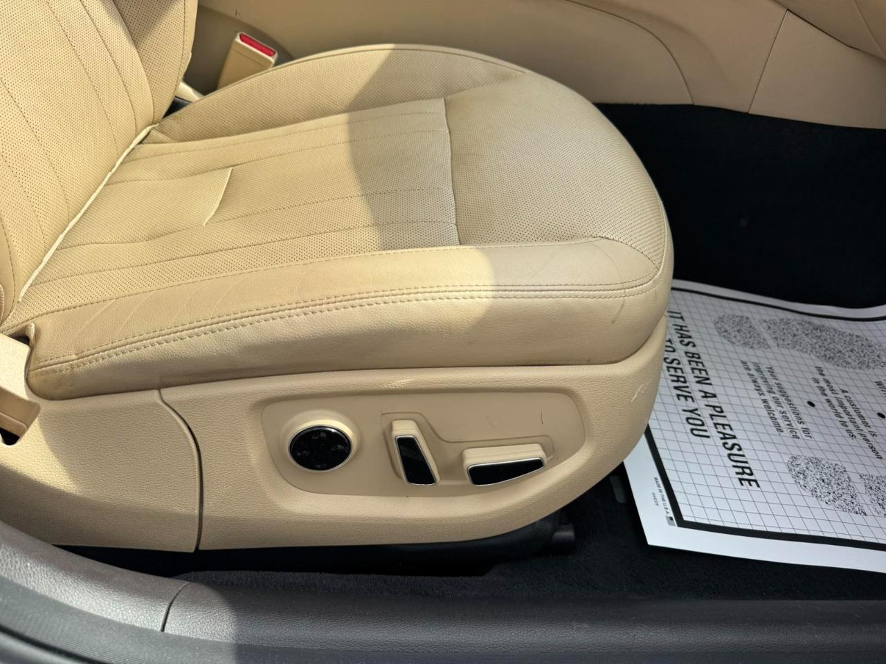 Hyundai Genesis 4dr Sdn V6 3.8L RWD 2015