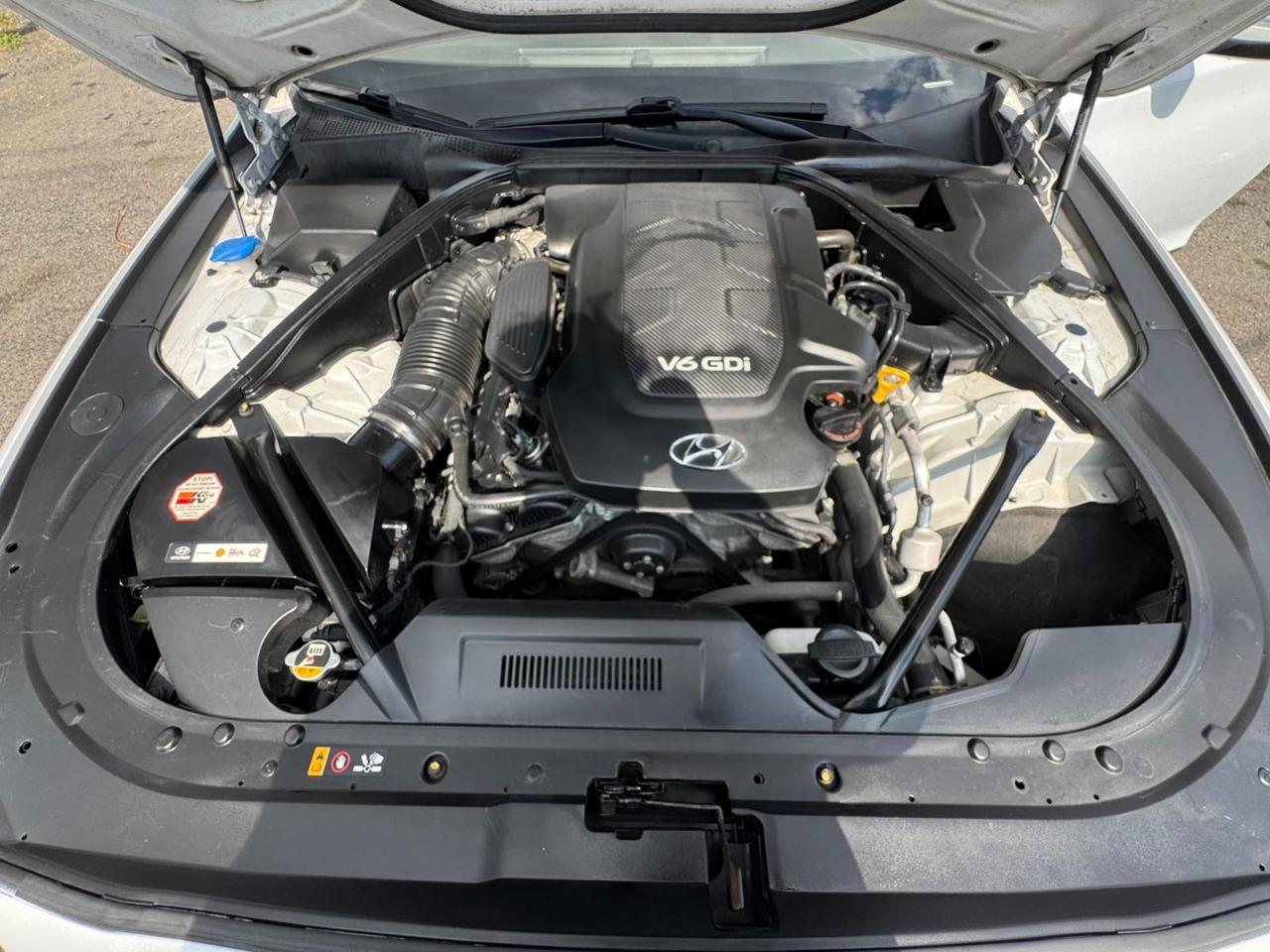 Hyundai Genesis 4dr Sdn V6 3.8L RWD 2015