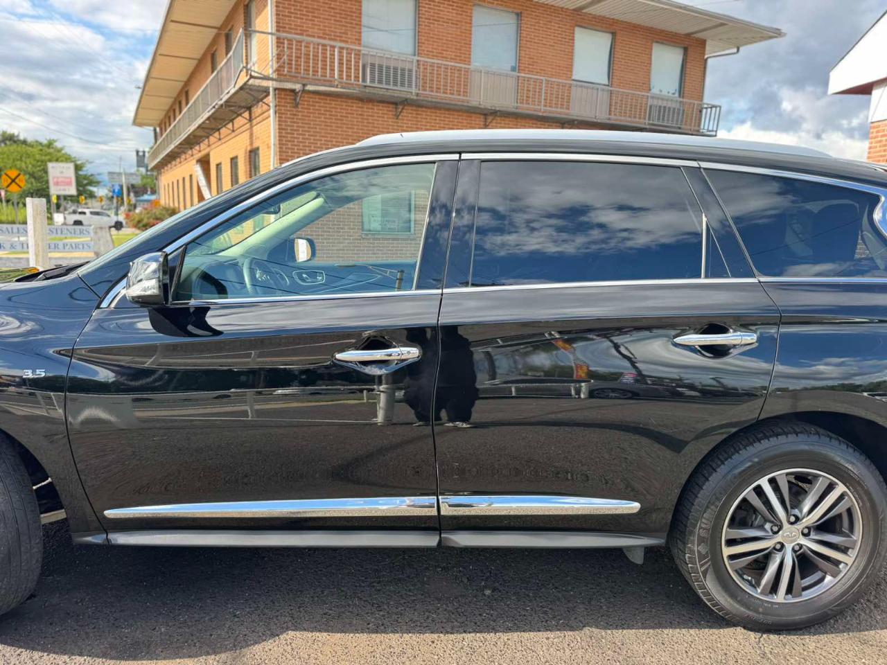 Infiniti QX60 2019.5 LUXE AWD 2019