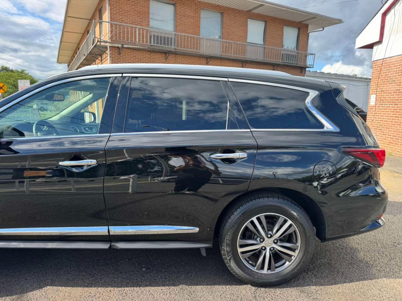 Infiniti QX60 2019.5 LUXE AWD 2019