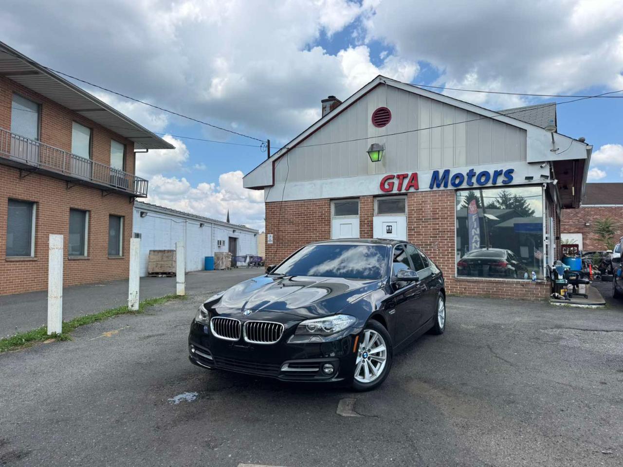 BMW 5 Series 4dr Sdn 528i xDrive AWD 2016
