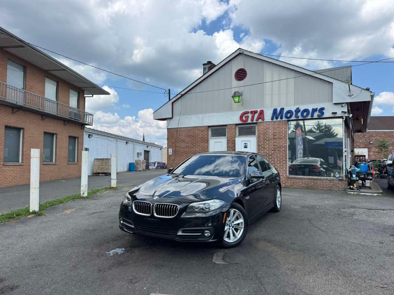 BMW 5 Series 4dr Sdn 528i xDrive AWD 2016