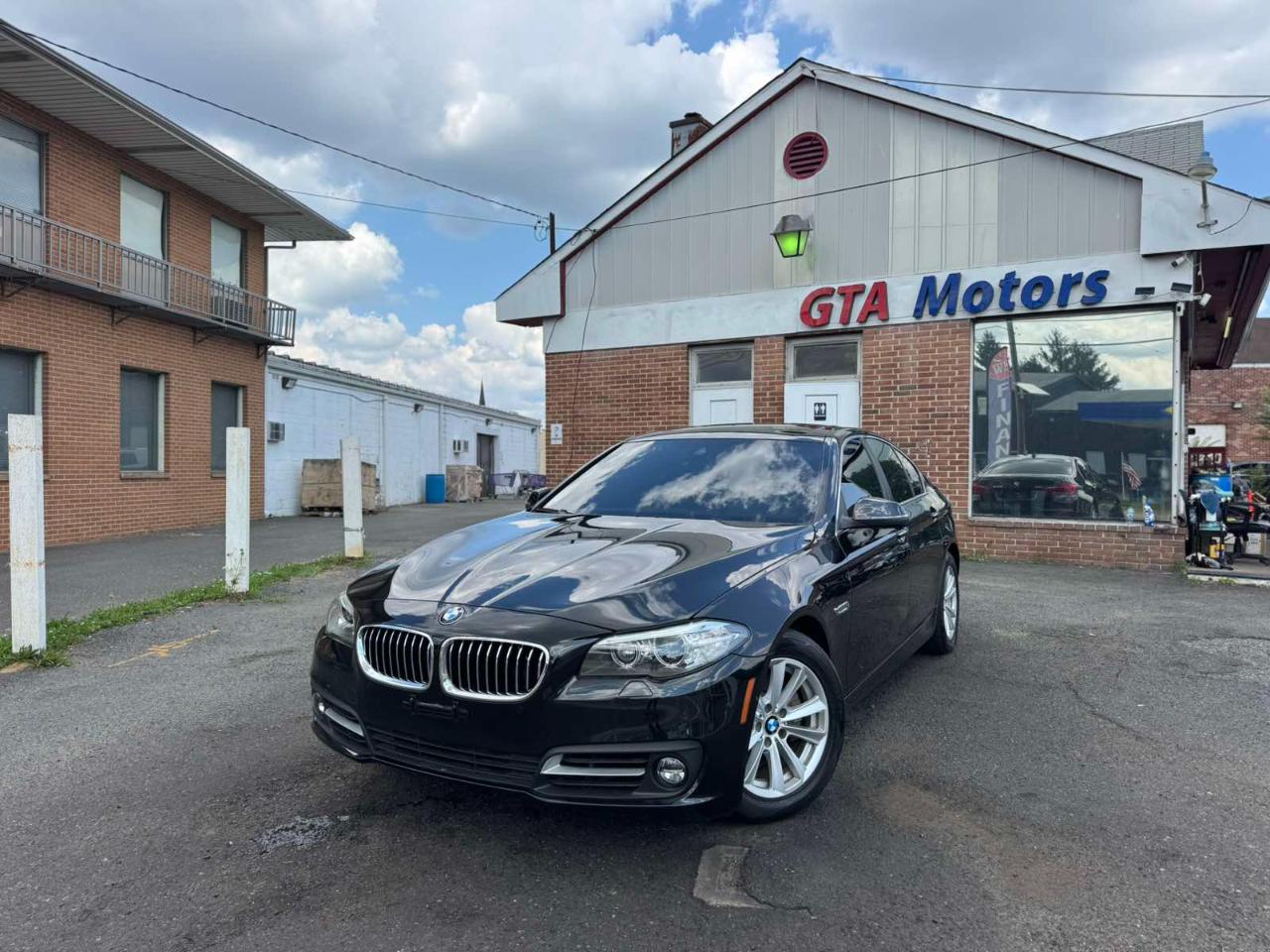 BMW 5 Series 4dr Sdn 528i xDrive AWD 2016
