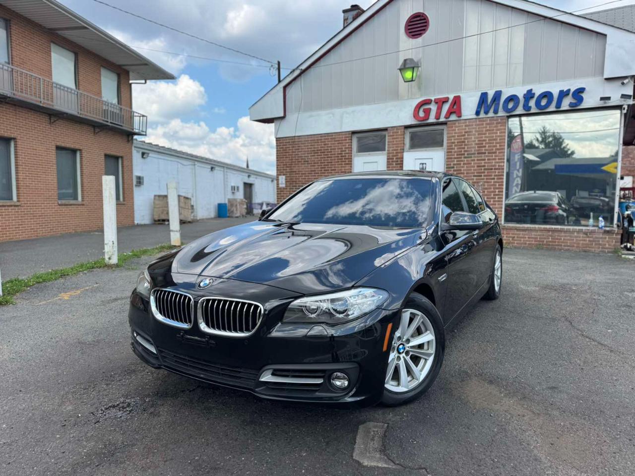 BMW 5 Series 4dr Sdn 528i xDrive AWD 2016