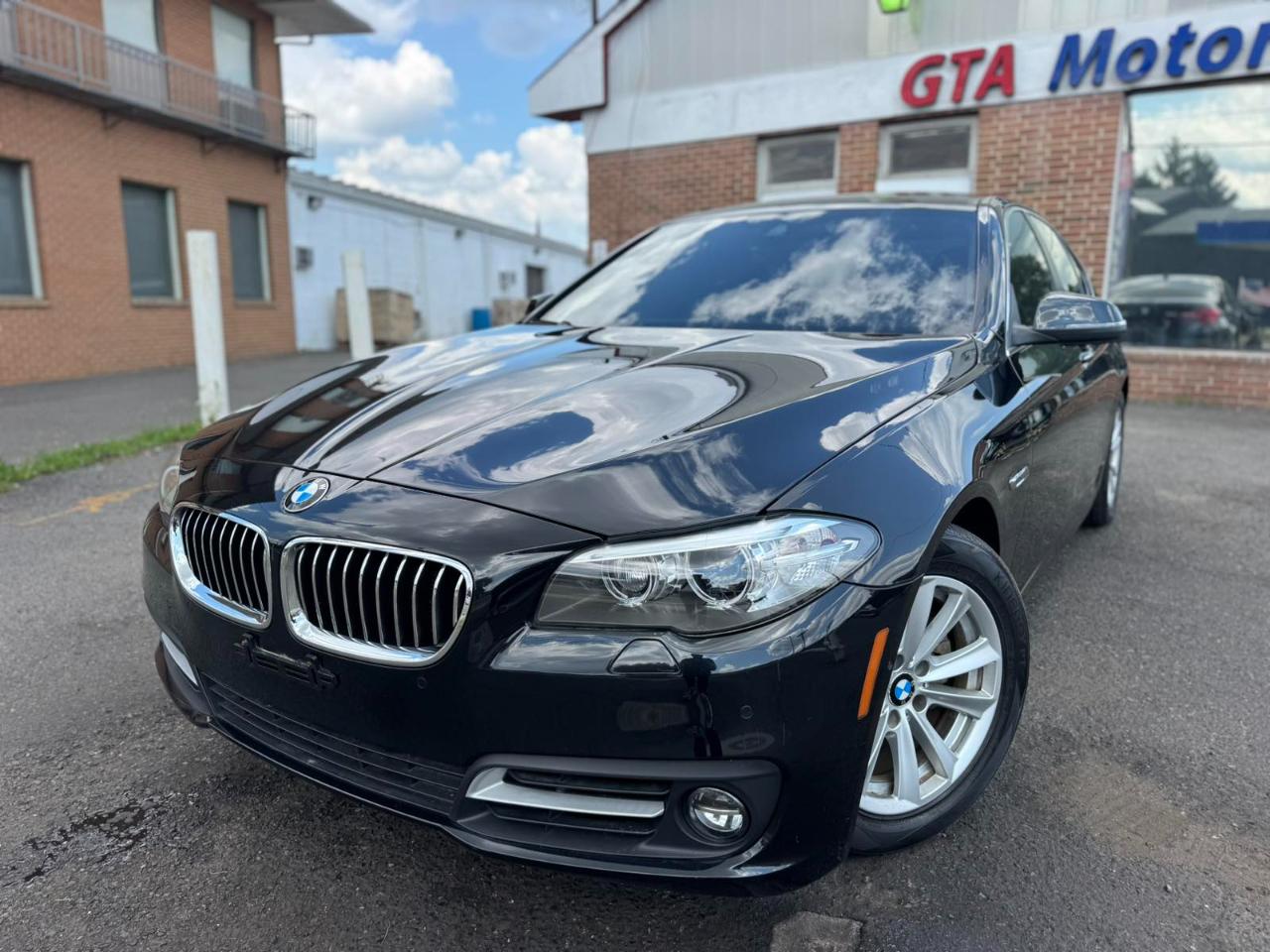 BMW 5 Series 4dr Sdn 528i xDrive AWD 2016