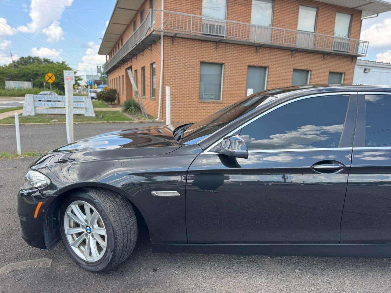 BMW 5 Series 4dr Sdn 528i xDrive AWD 2016