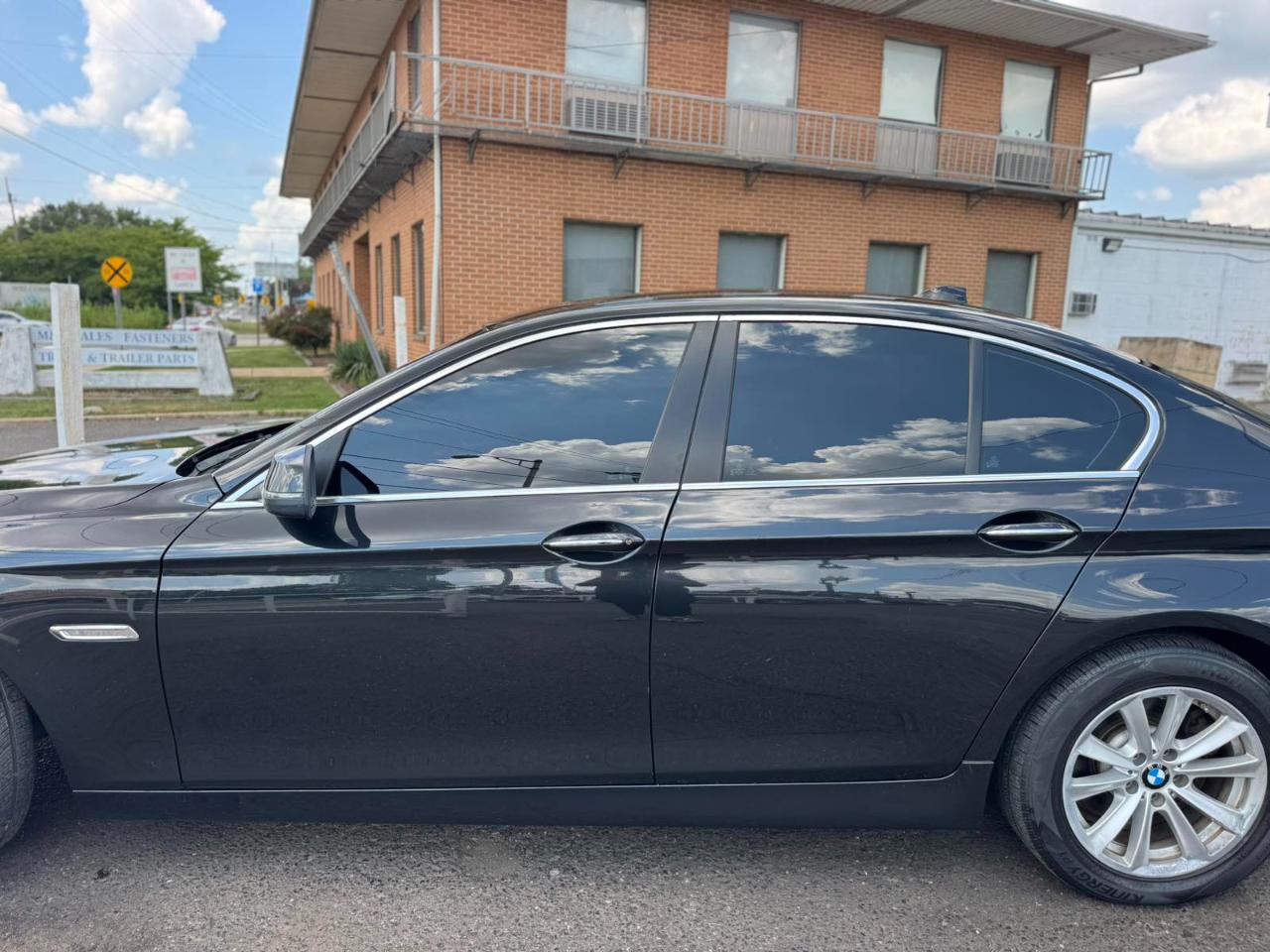 BMW 5 Series 4dr Sdn 528i xDrive AWD 2016