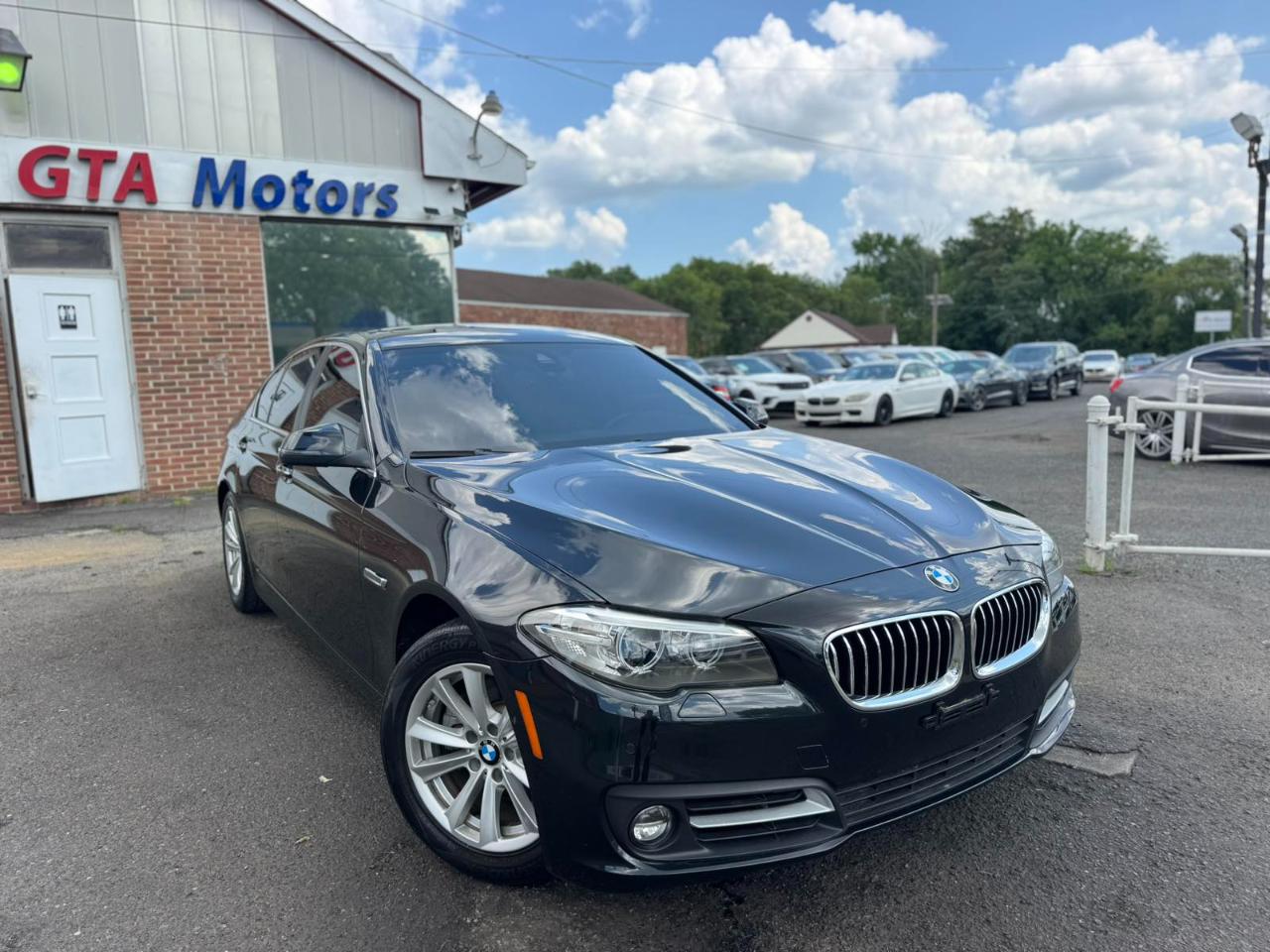 BMW 5 Series 4dr Sdn 528i xDrive AWD 2016