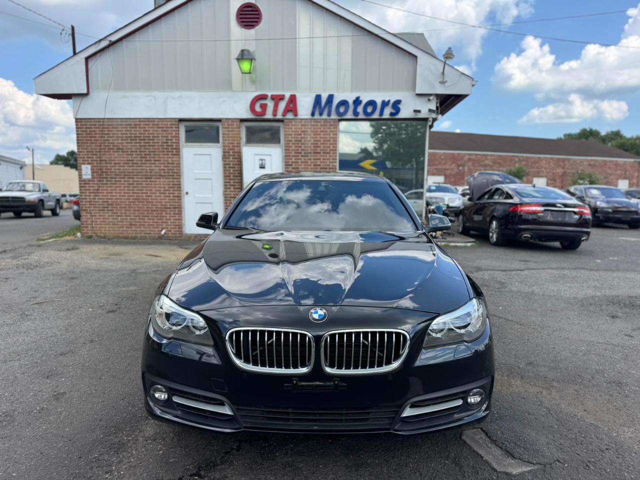 BMW 5 Series 4dr Sdn 528i xDrive AWD 2016