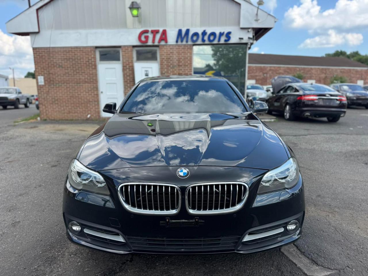 BMW 5 Series 4dr Sdn 528i xDrive AWD 2016