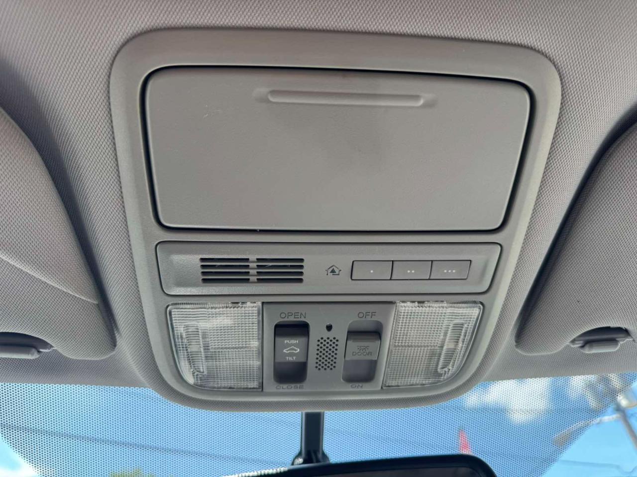 Honda Odyssey 5dr Touring 2012