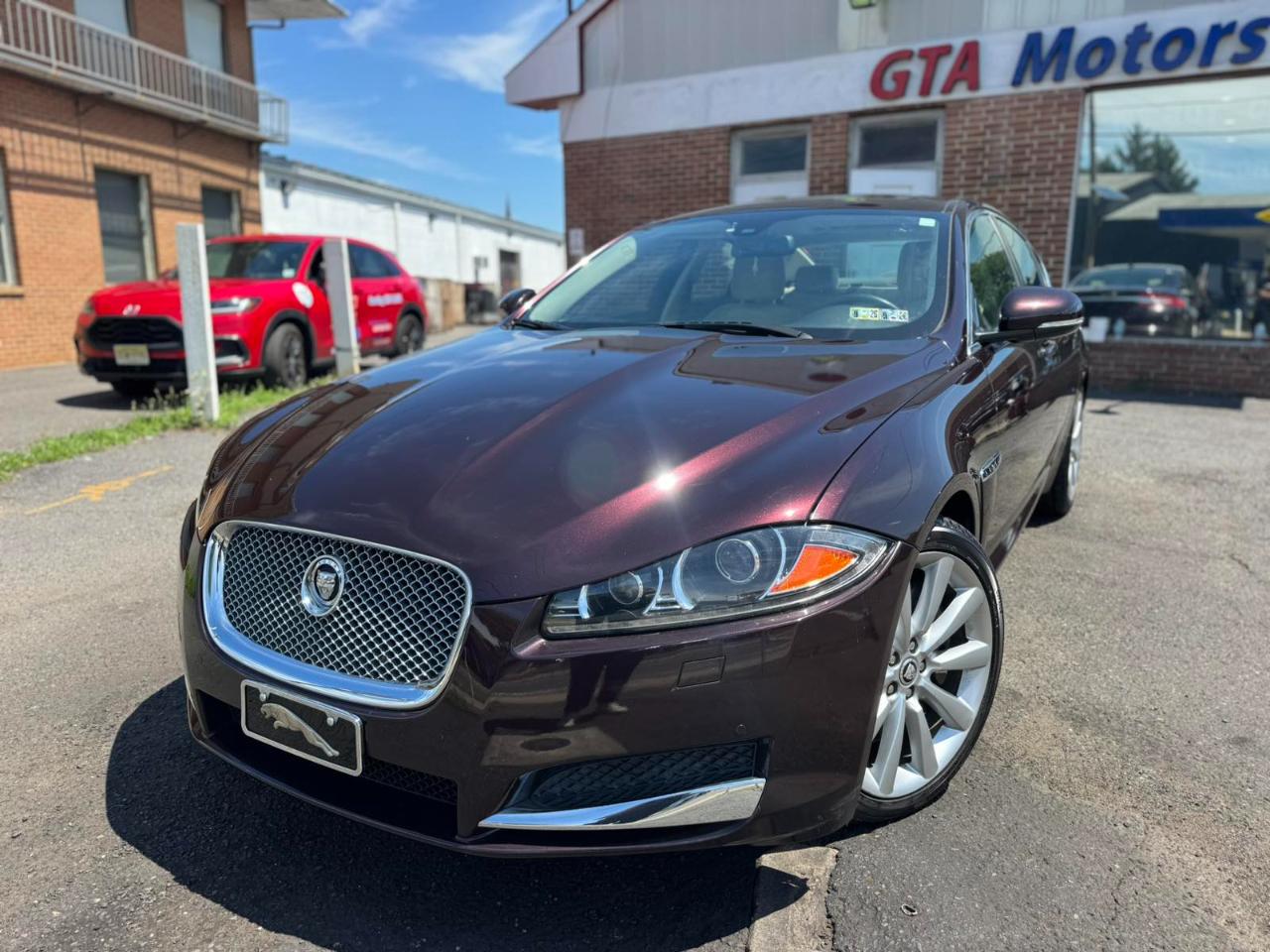 Jaguar XF 4dr Sdn V6 AWD 2013
