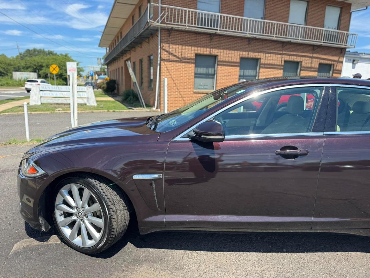 Jaguar XF 4dr Sdn V6 AWD 2013