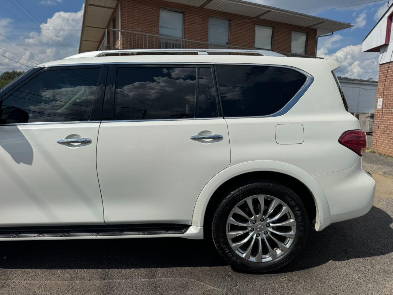 Infiniti QX80 AWD 2017