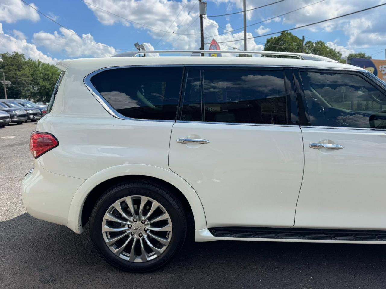 Infiniti QX80 AWD 2017