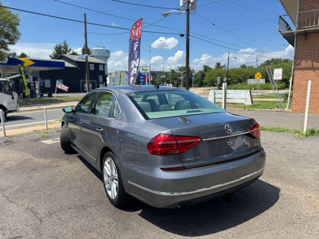 Volkswagen Passat 4dr Sdn 1.8T Auto SEL PZEV 2016