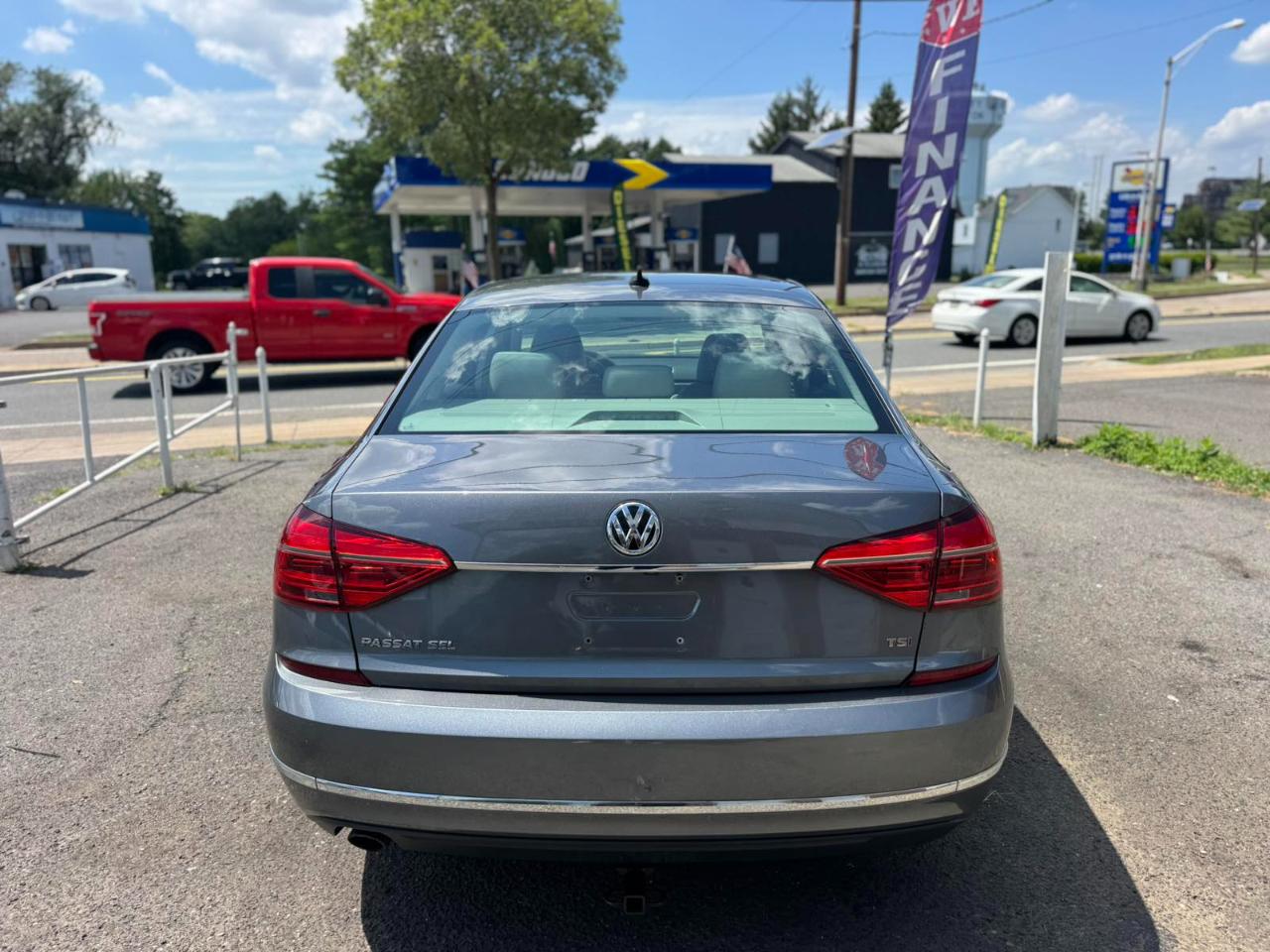 Volkswagen Passat 4dr Sdn 1.8T Auto SEL PZEV 2016