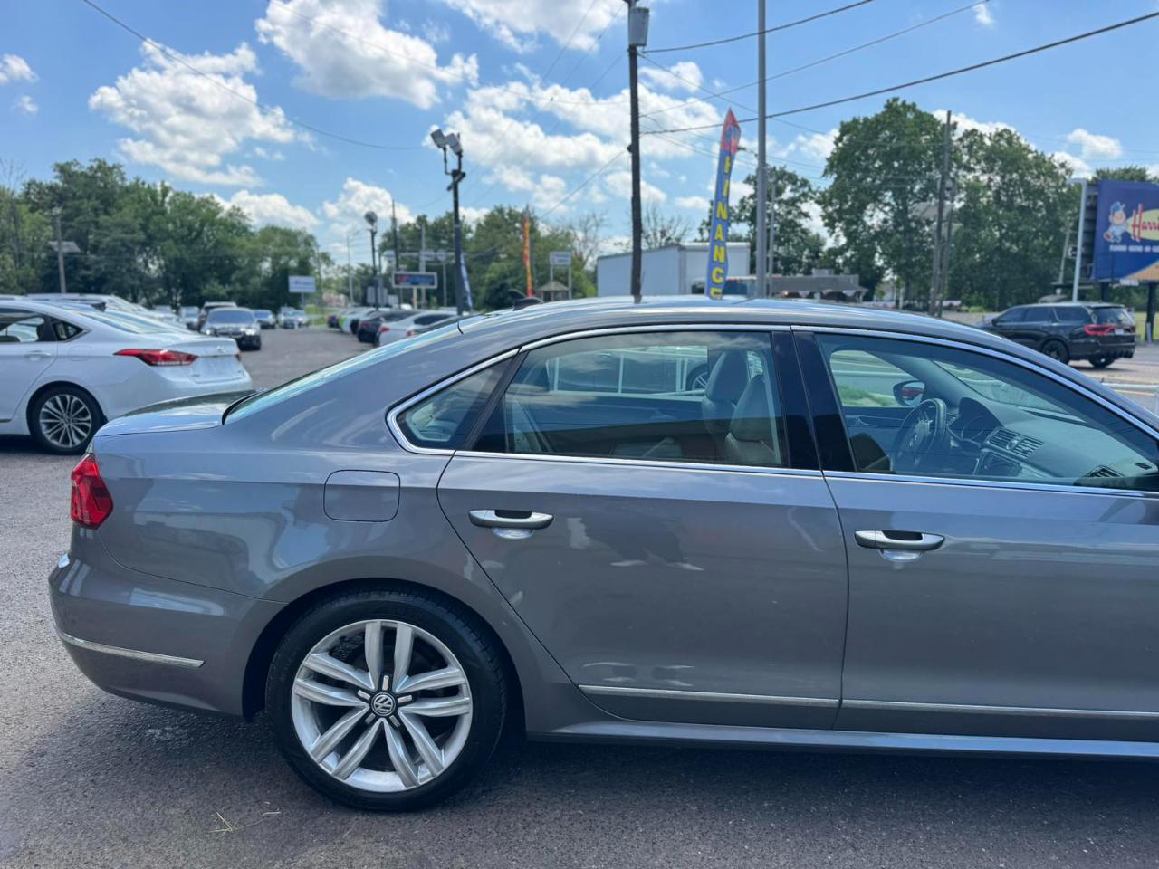 Volkswagen Passat 4dr Sdn 1.8T Auto SEL PZEV 2016