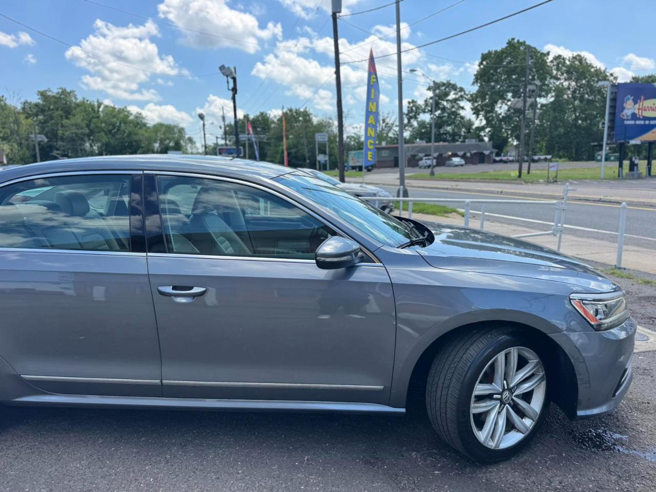Volkswagen Passat 4dr Sdn 1.8T Auto SEL PZEV 2016