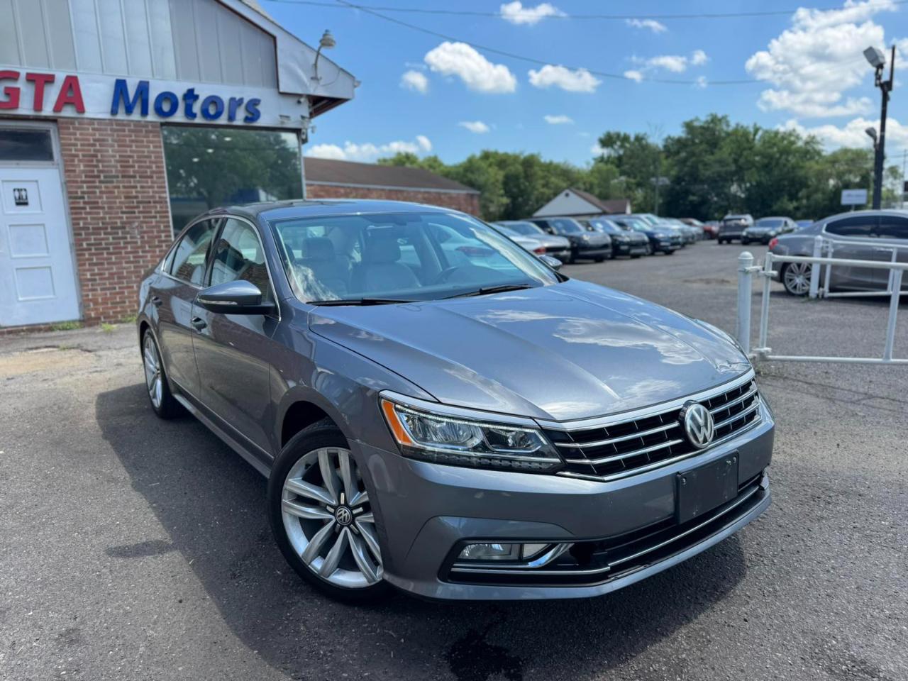 Volkswagen Passat 4dr Sdn 1.8T Auto SEL PZEV 2016