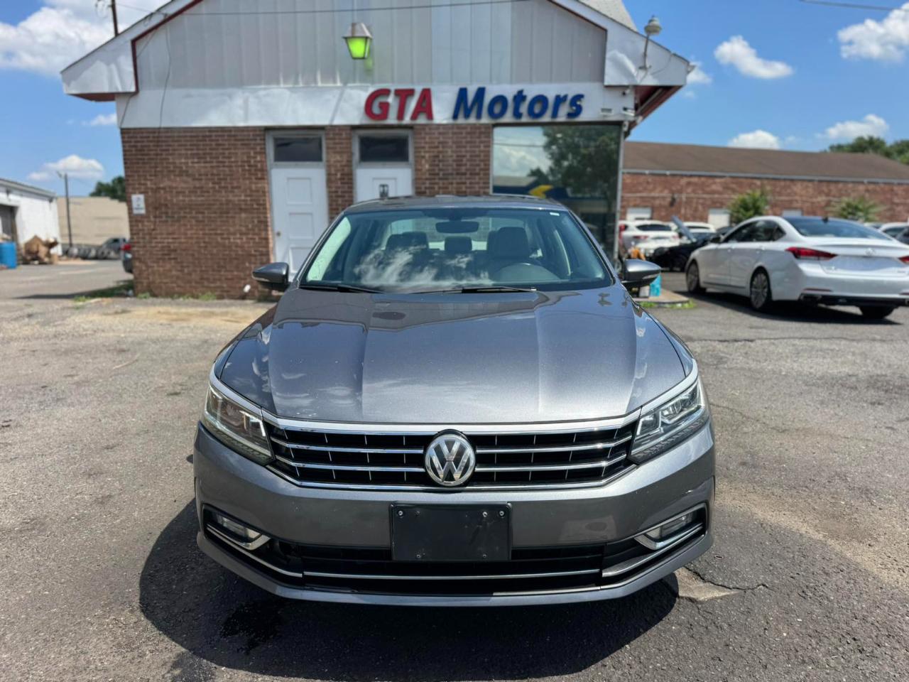 Volkswagen Passat 4dr Sdn 1.8T Auto SEL PZEV 2016