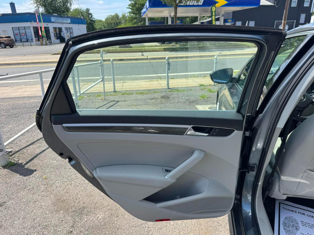 Volkswagen Passat 4dr Sdn 1.8T Auto SEL PZEV 2016