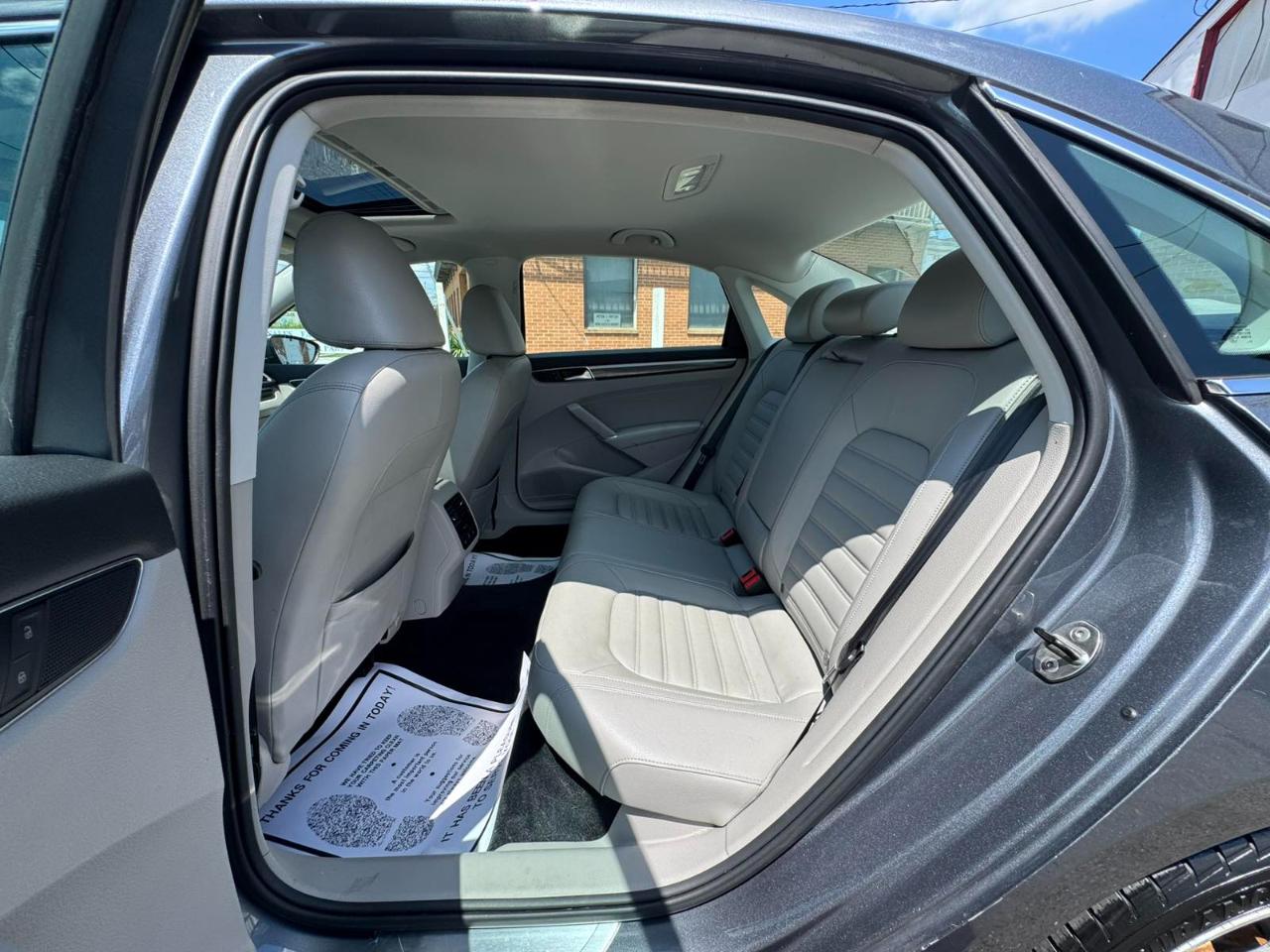 Volkswagen Passat 4dr Sdn 1.8T Auto SEL PZEV 2016