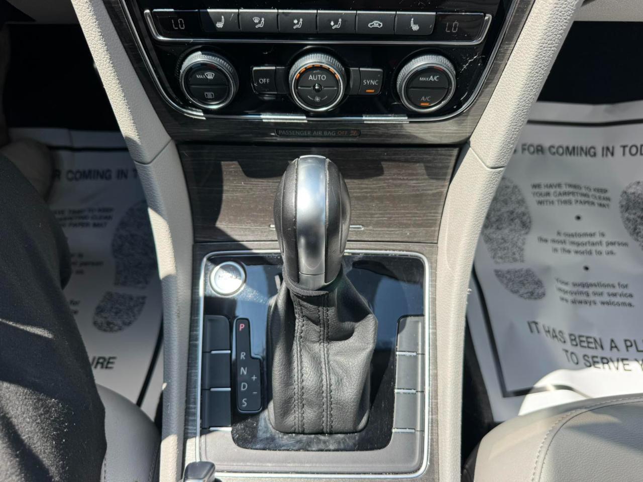 Volkswagen Passat 4dr Sdn 1.8T Auto SEL PZEV 2016