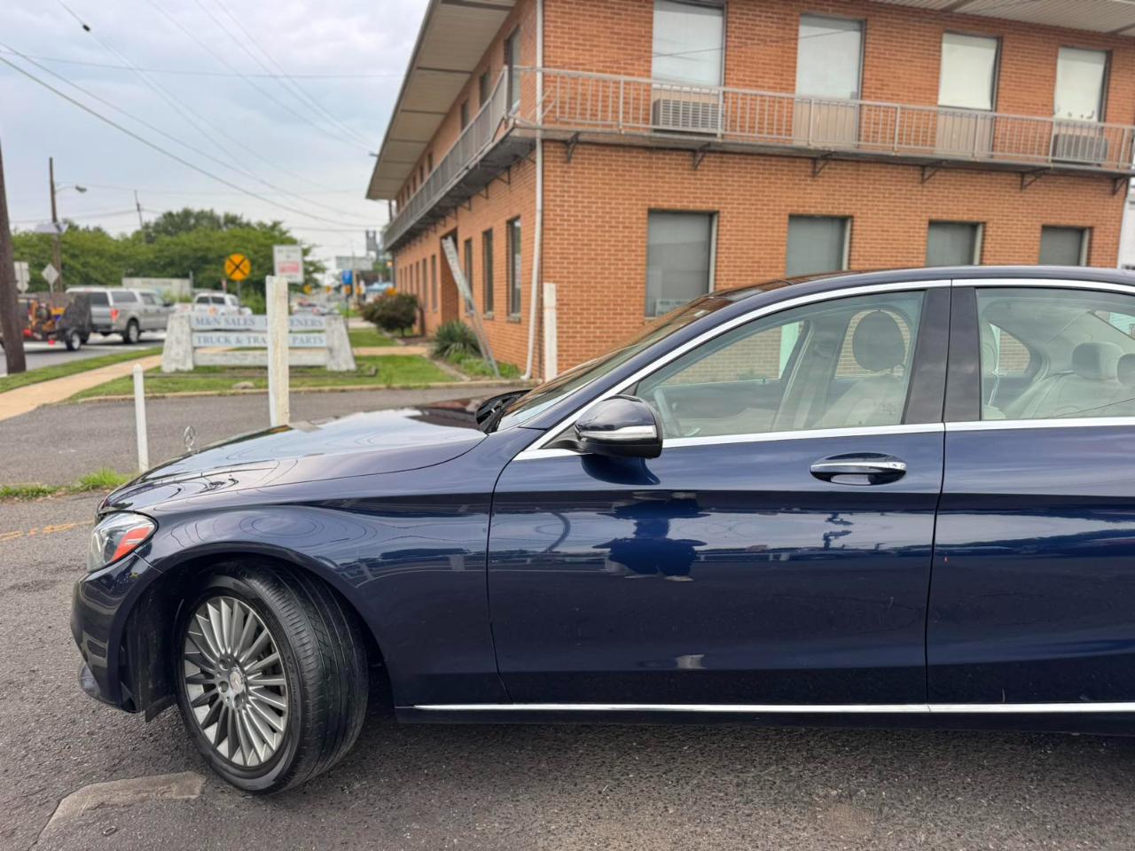 Mercedes-Benz C-Class 4dr Sdn C 300 4MATIC 2015