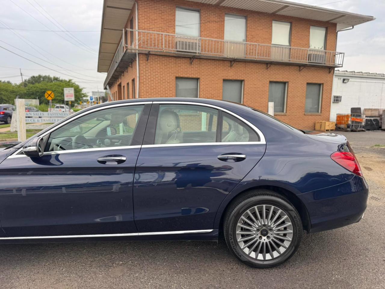 Mercedes-Benz C-Class 4dr Sdn C 300 4MATIC 2015